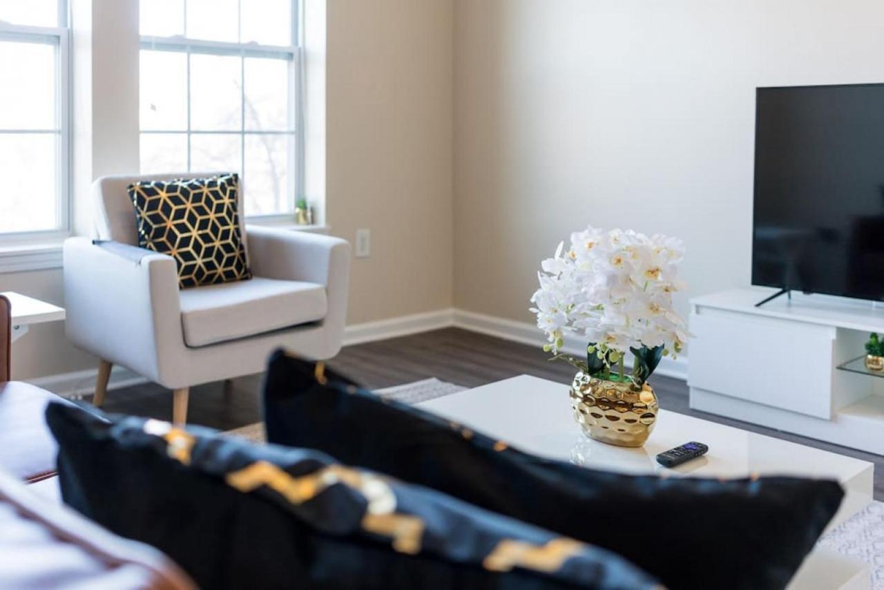 Appartamento Private Bed Downtown Indy - Shared Indianapolis Esterno foto